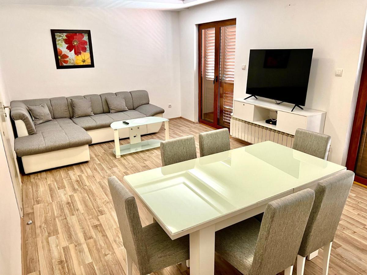 Apartments Family Tivat Zewnętrze zdjęcie